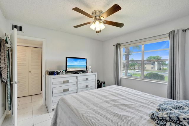 130 LAKE MERYL Drive 227, West Palm Beach, FL 33411