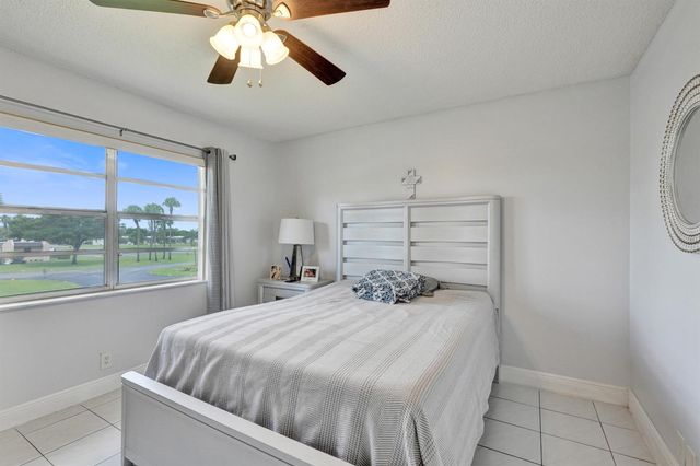 130 LAKE MERYL Drive 227, West Palm Beach, FL 33411