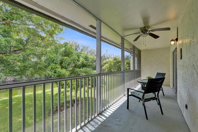 130 LAKE MERYL Drive 227, West Palm Beach, FL 33411