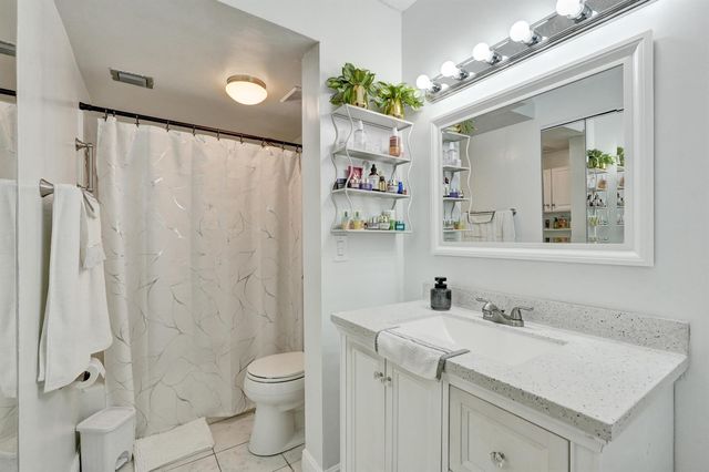 130 LAKE MERYL Drive 227, West Palm Beach, FL 33411