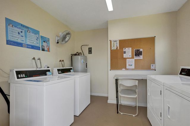 130 LAKE MERYL Drive 227, West Palm Beach, FL 33411