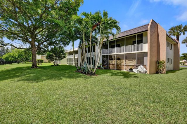 130 LAKE MERYL Drive 227, West Palm Beach, FL 33411