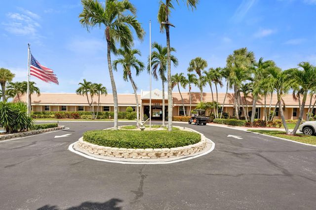 130 LAKE MERYL Drive 227, West Palm Beach, FL 33411