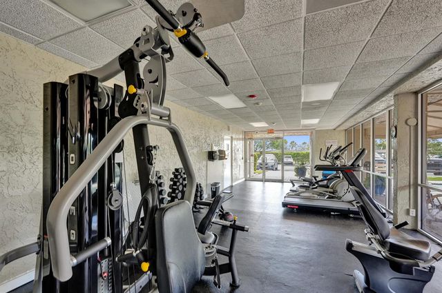 130 LAKE MERYL Drive 227, West Palm Beach, FL 33411