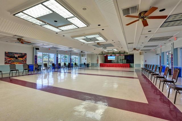 130 LAKE MERYL Drive 227, West Palm Beach, FL 33411