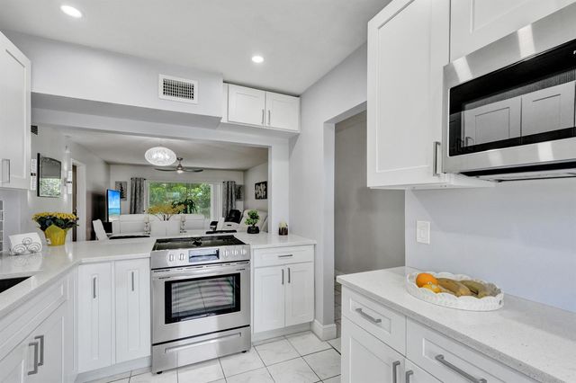 130 LAKE MERYL Drive 227, West Palm Beach, FL 33411