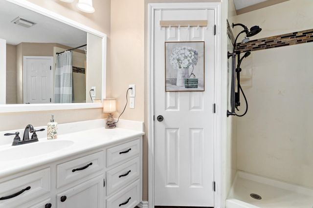 306 Creekside Loop, Sour Lake, TX 77659