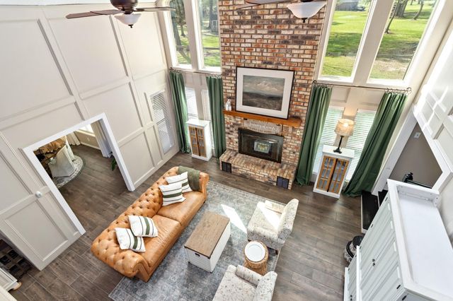 306 Creekside Loop, Sour Lake, TX 77659