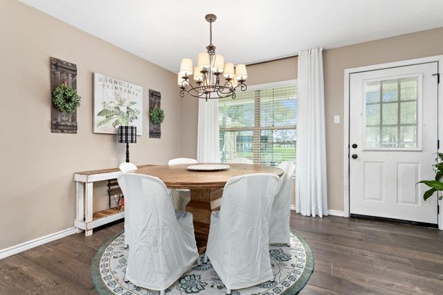 306 Creekside Loop, Sour Lake, TX 77659