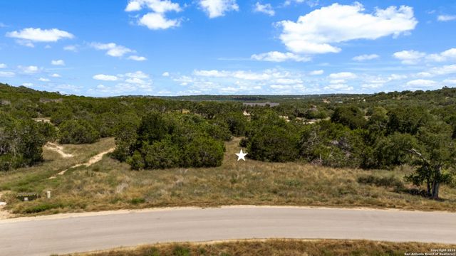 1746 Paradise Pkwy, Canyon Lake, TX 78133