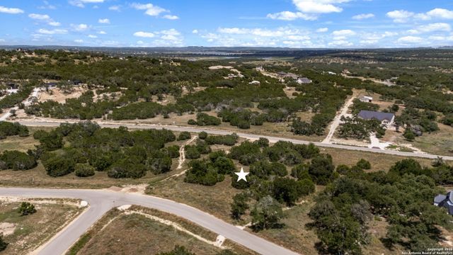 1746 Paradise Pkwy, Canyon Lake, TX 78133