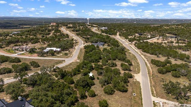 1746 Paradise Pkwy, Canyon Lake, TX 78133