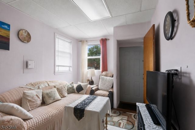 54 Genessee Ave 4, Paterson City, NJ 07503