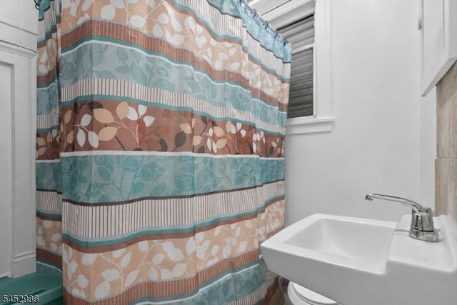 54 Genessee Ave 4, Paterson City, NJ 07503