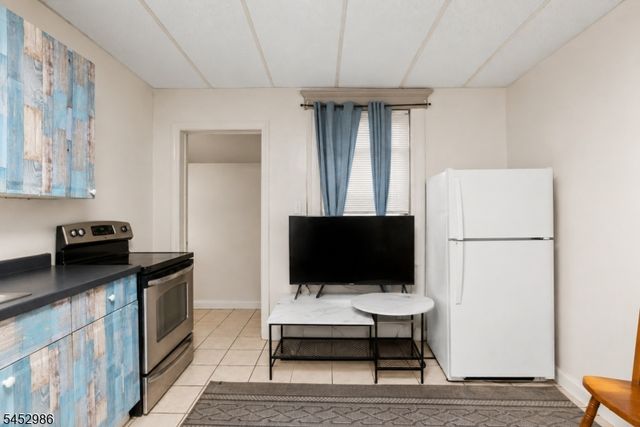 54 Genessee Ave 4, Paterson City, NJ 07503