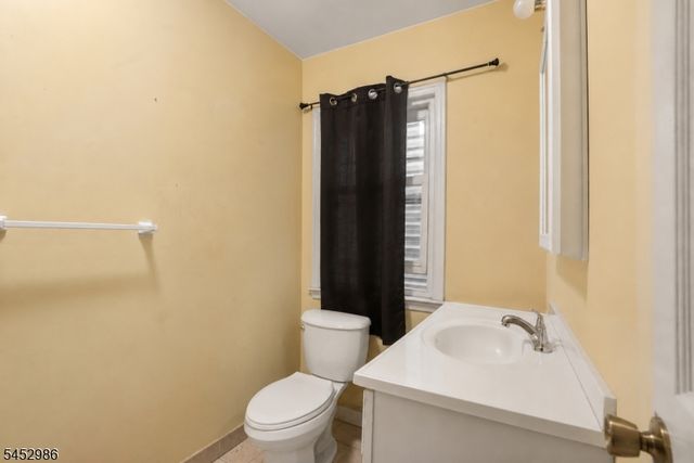 54 Genessee Ave 4, Paterson City, NJ 07503