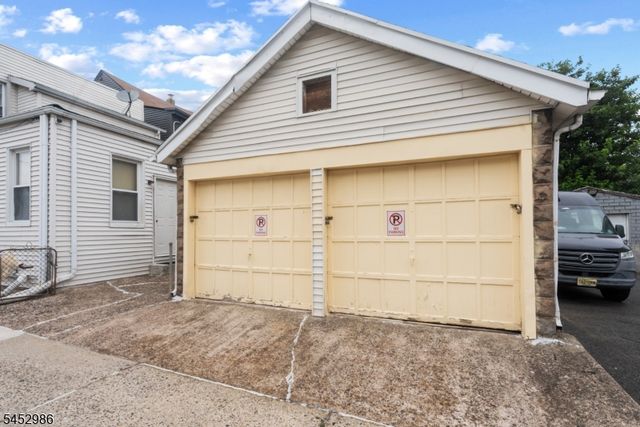 54 Genessee Ave 4, Paterson City, NJ 07503