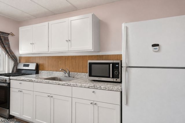 54 Genessee Ave 4, Paterson City, NJ 07503