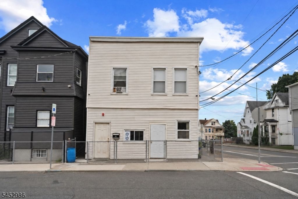 54 Genessee Ave 4, Paterson City, NJ 07503