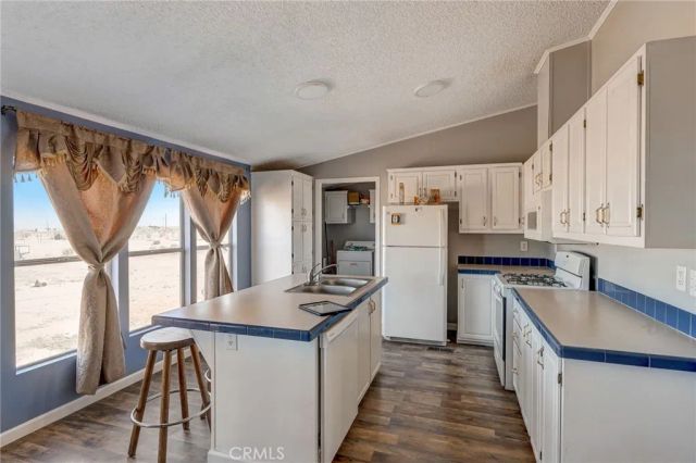 19032 Bonanza Trail, Helendale, CA 92342