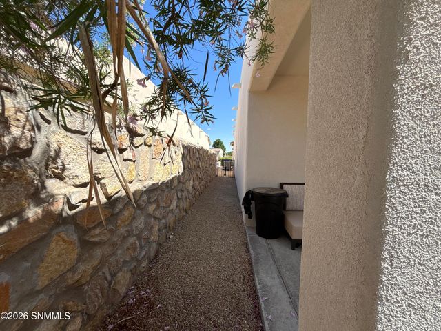 3688 Albion Avenue, Las Cruces, NM 88012