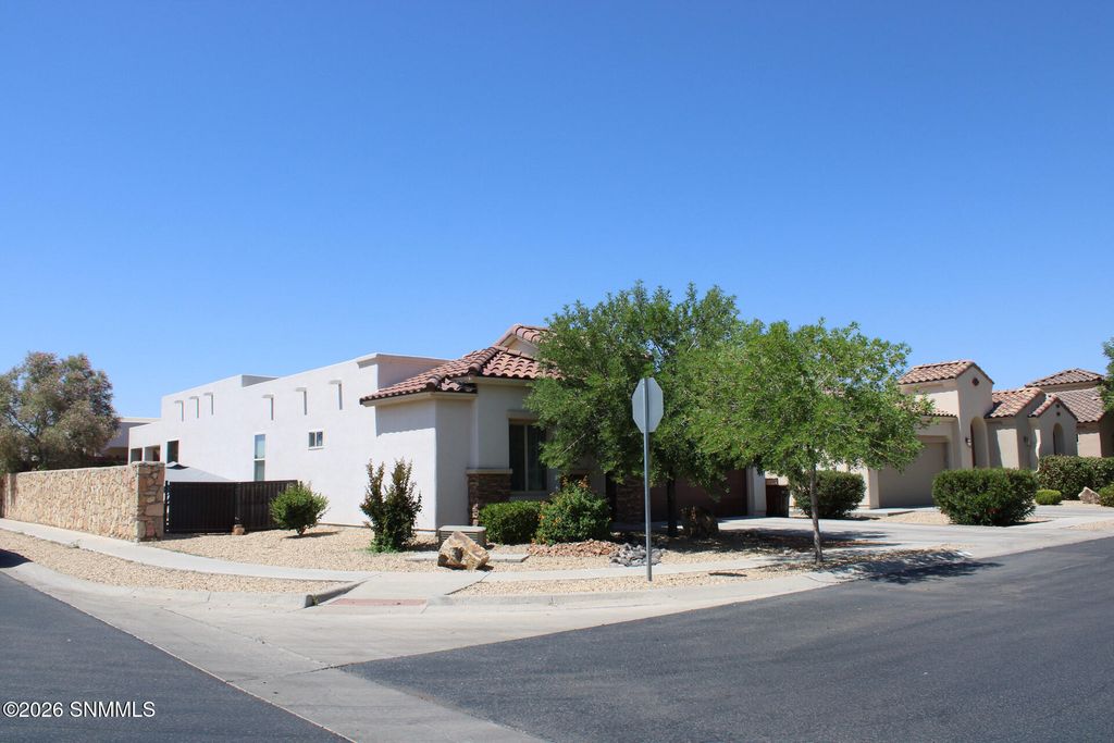 3688 Albion Avenue, Las Cruces, NM 88012