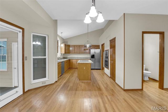 16015 Canterbury Estates Drive, Ellisville, MO 63021