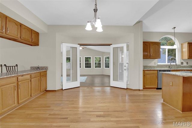 16015 Canterbury Estates Drive, Ellisville, MO 63021