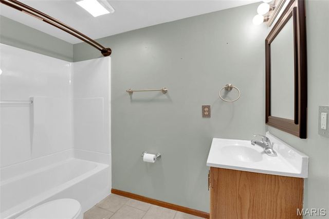 16015 Canterbury Estates Drive, Ellisville, MO 63021