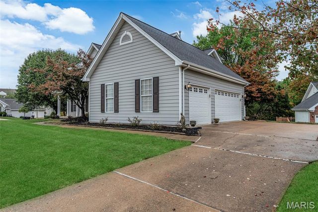 16015 Canterbury Estates Drive, Ellisville, MO 63021