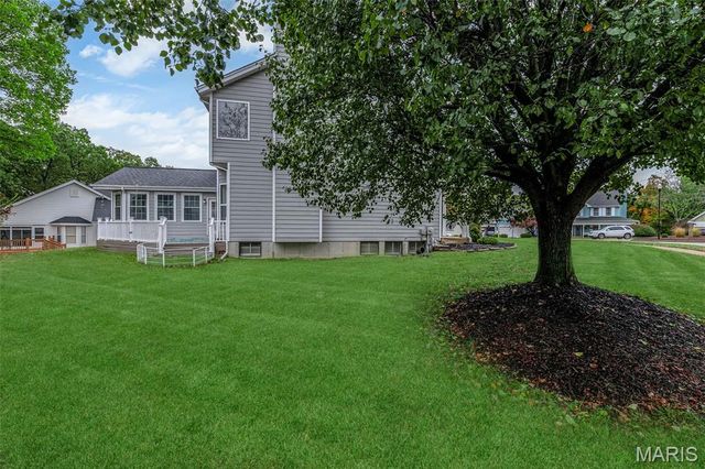 16015 Canterbury Estates Drive, Ellisville, MO 63021