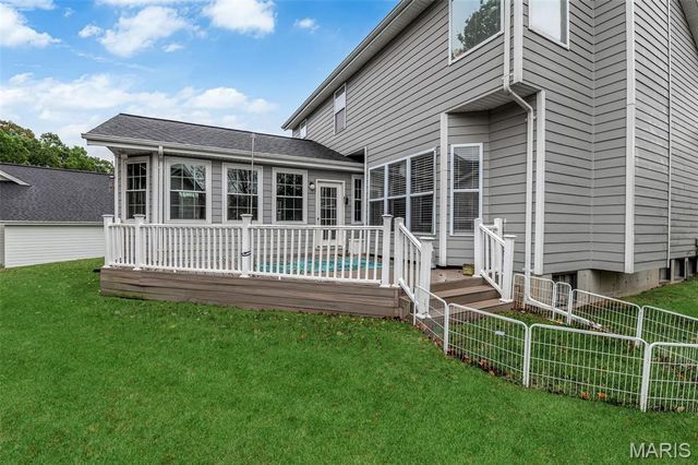 16015 Canterbury Estates Drive, Ellisville, MO 63021