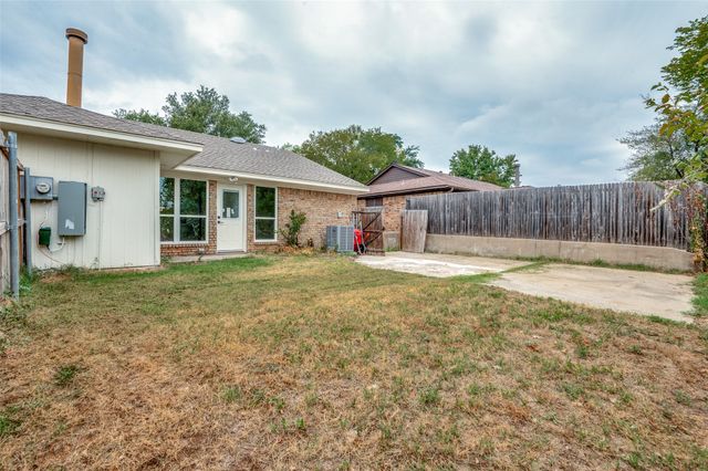 1108 Highpoint Road, Bedford, TX 76022