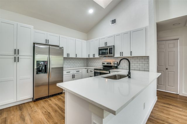 1108 Highpoint Road, Bedford, TX 76022