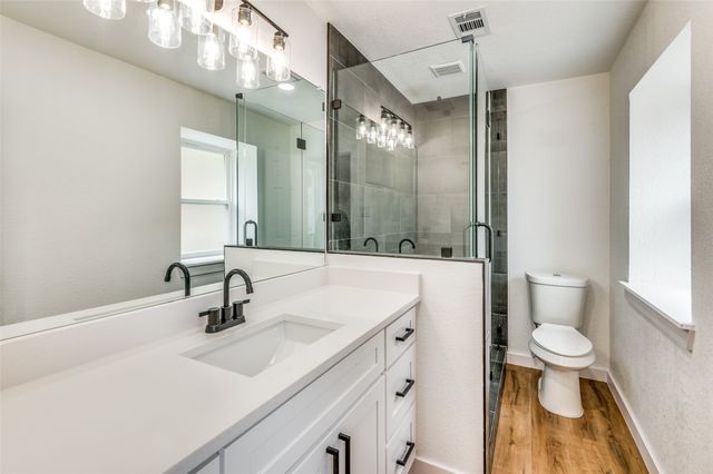 1108 Highpoint Road, Bedford, TX 76022