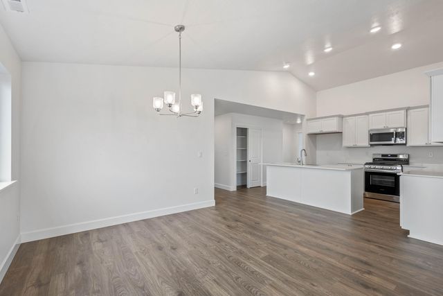 4144 SW Pumice Avenue 73, Redmond, OR 97756