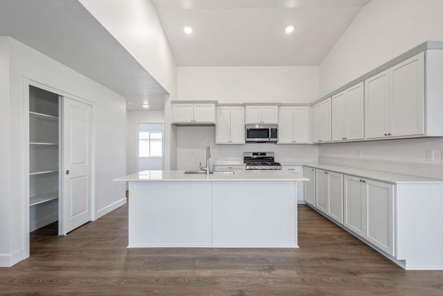 4144 SW Pumice Avenue 73, Redmond, OR 97756