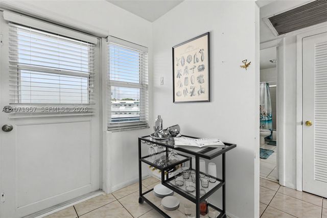 2223 Park Ln 314, Hollywood, FL 33021