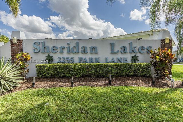 2223 Park Ln 314, Hollywood, FL 33021