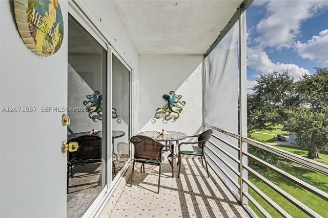 2223 Park Ln 314, Hollywood, FL 33021