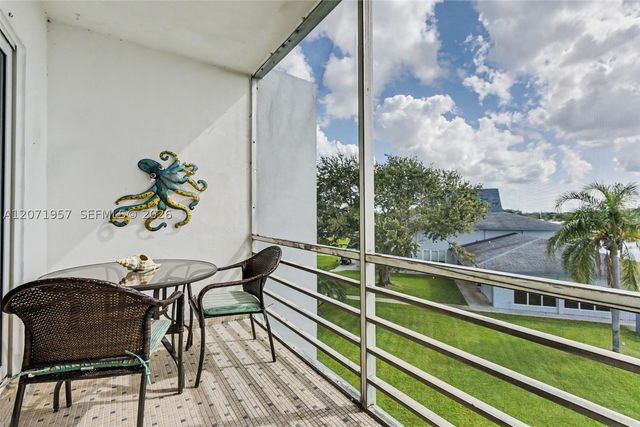 2223 Park Ln 314, Hollywood, FL 33021