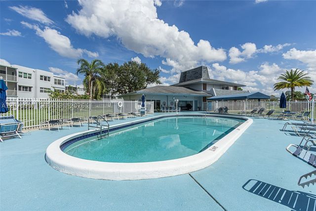 2223 Park Ln 314, Hollywood, FL 33021