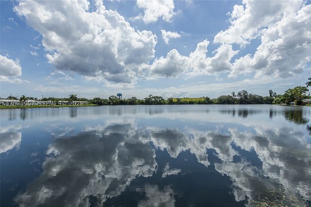 2223 Park Ln 314, Hollywood, FL 33021