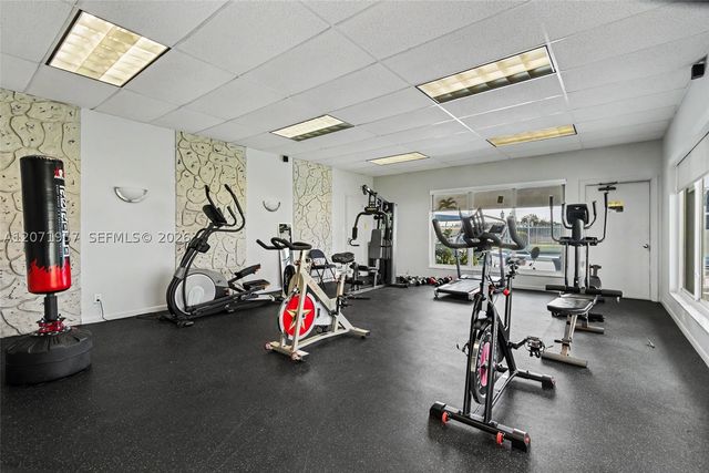 2223 Park Ln 314, Hollywood, FL 33021