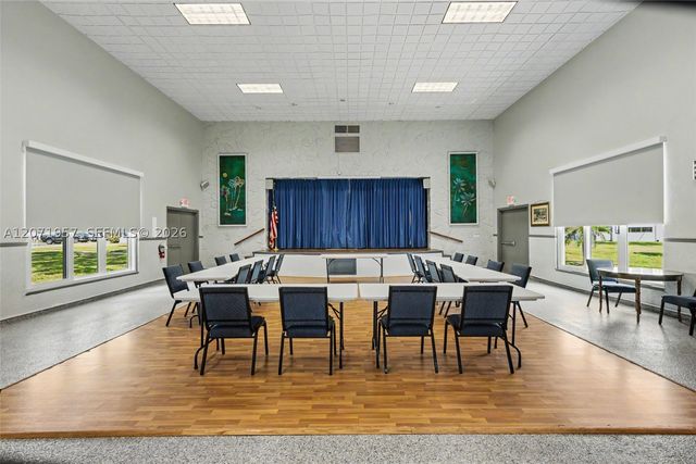 2223 Park Ln 314, Hollywood, FL 33021