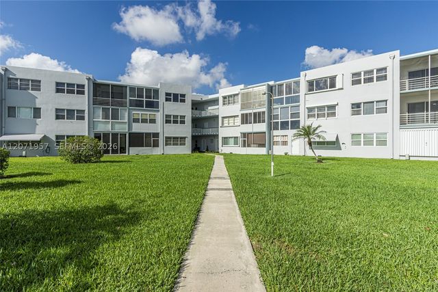 2223 Park Ln 314, Hollywood, FL 33021
