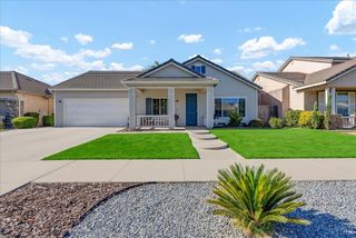 1921 W Merritt Street, Hanford, CA 93230