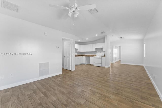 56 W 12th St, Riviera Beach, FL 33404