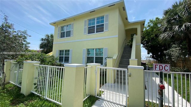 56 W 12th St, Riviera Beach, FL 33404