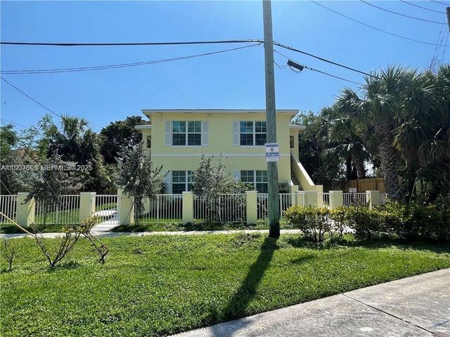 56 W 12th St, Riviera Beach, FL 33404